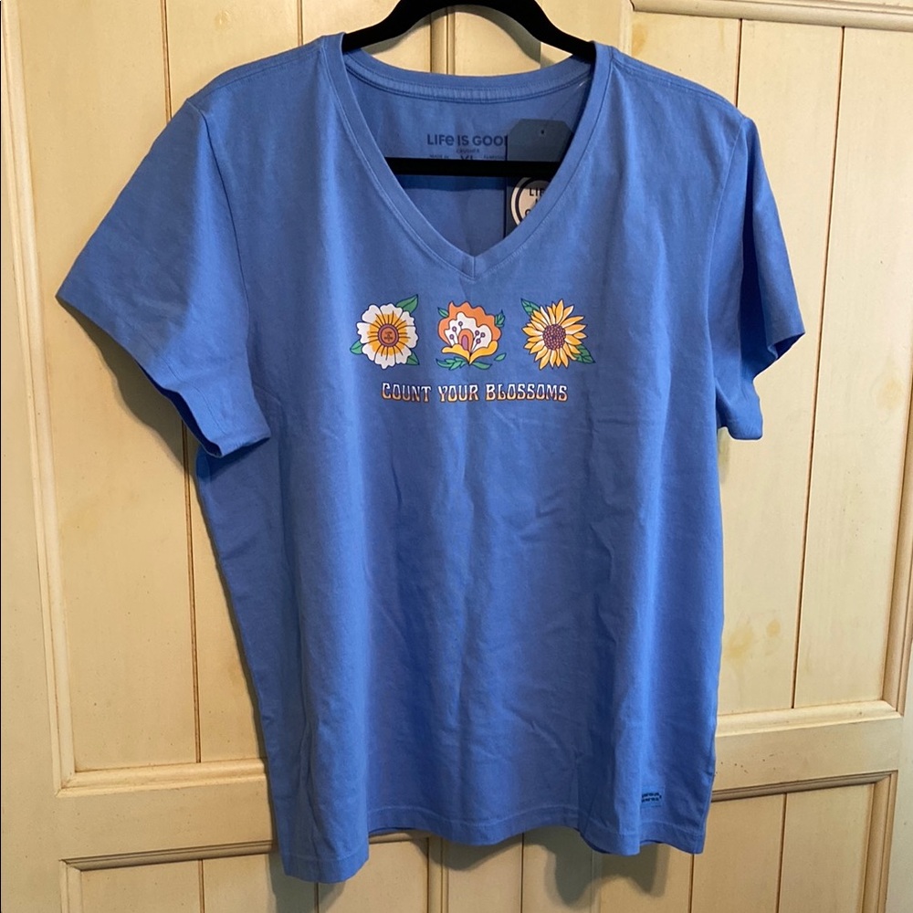 NWT-Life Is Good Crusher Vee